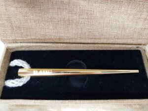 RAW Rolling Papers Gold Poker with Woven Natural Hemp Necklace